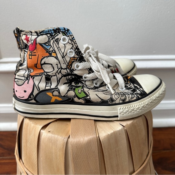 Converse - Picture 3 of 5